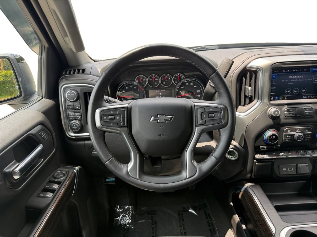 Used 2022 Chevrolet Silverado 1500 RST w/ LPO, Blackout Package AWD/4WD image 12