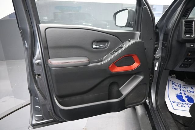 Used 2022 Nissan Frontier PRO-4X AWD/4WD image 9