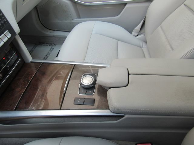 Used 2014 Mercedes-Benz E 350 Sedan image 40