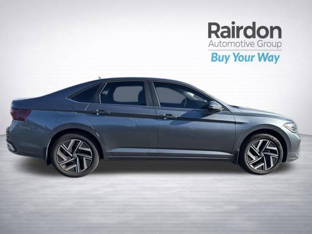 Used 2024 Volkswagen Jetta SEL image 18