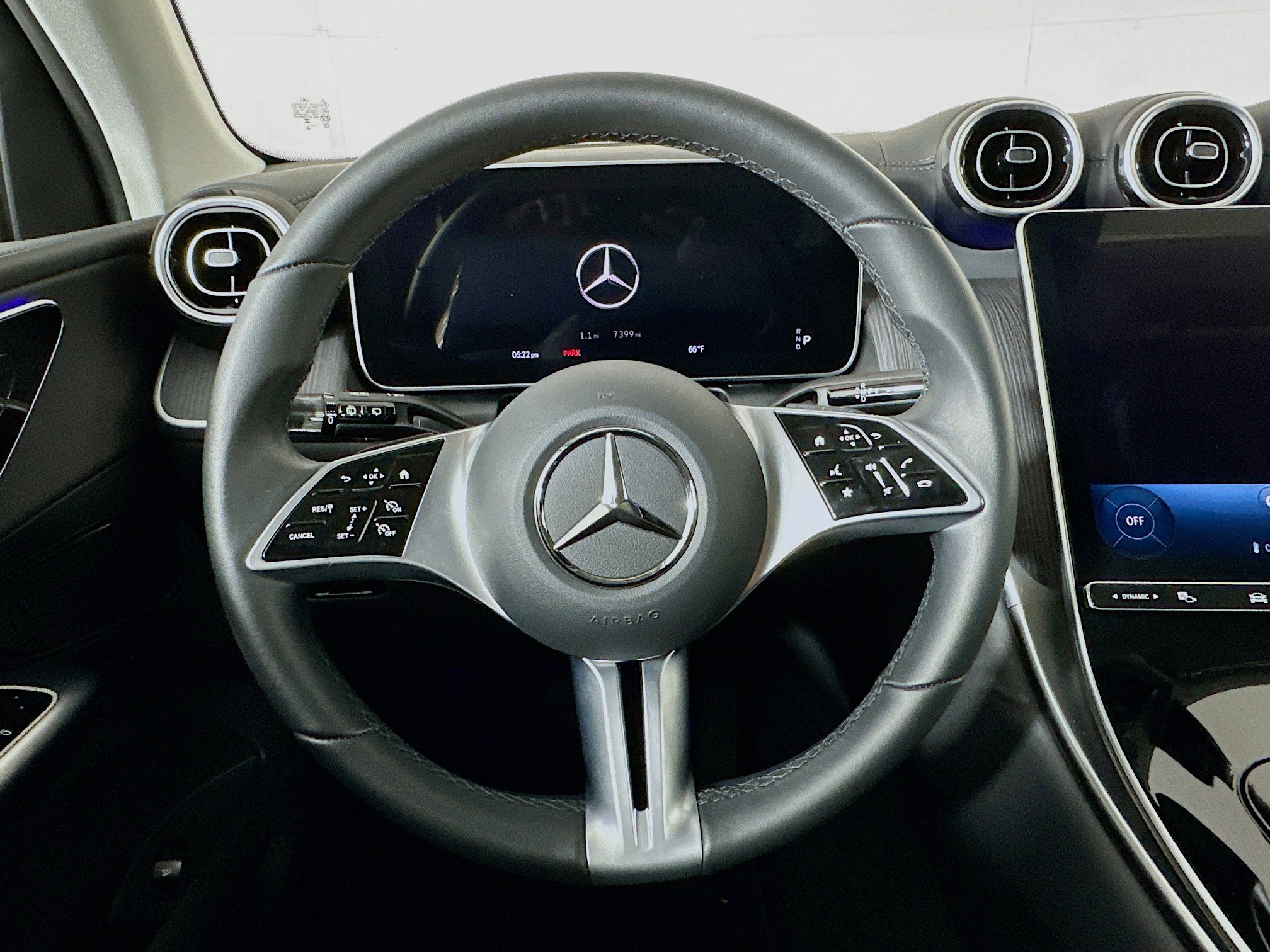 Used 2024 Mercedes-Benz GLC 300 image 18