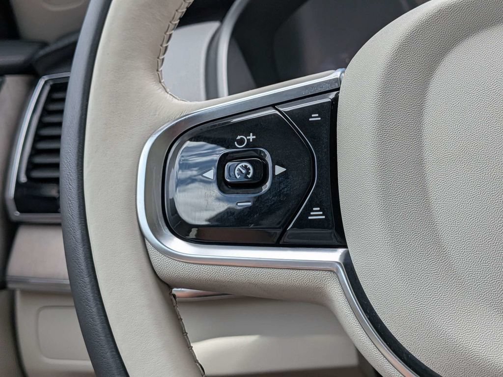Certified 2024 Volvo XC90 B6 Ultimate w/ Lounge Package AWD/4WD image 35