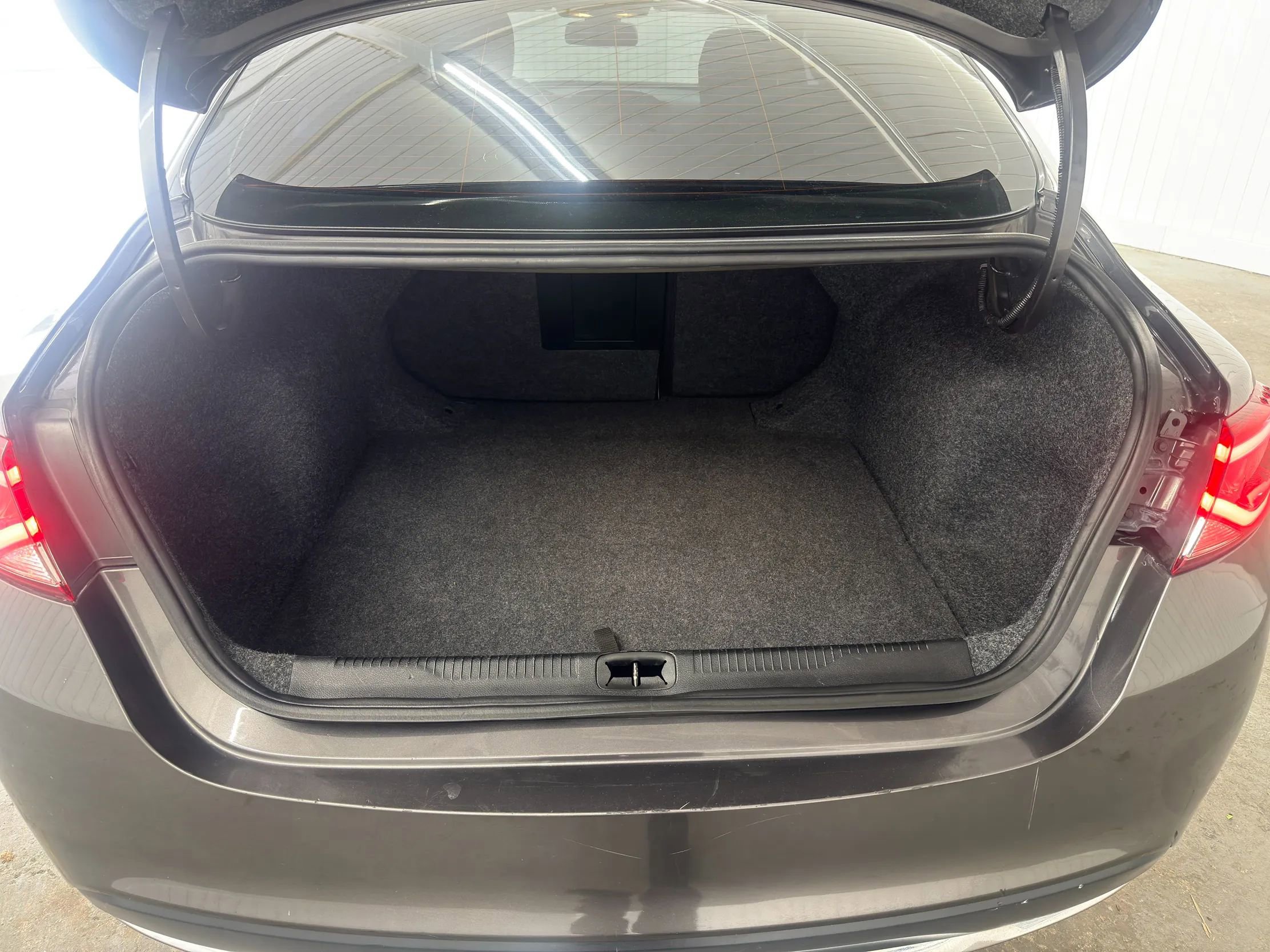 Used 2015 Chrysler 200 Limited w/ Convenience Group image 13