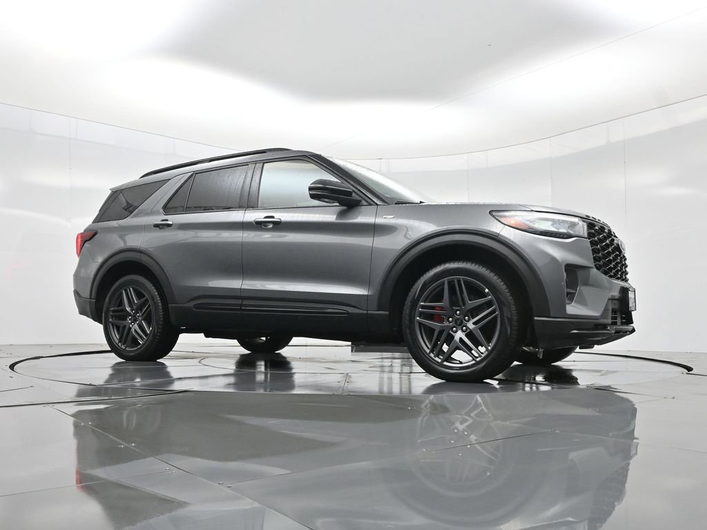 Used 2025 Ford Explorer ST-Line w/ ST-Line Street Pack image 47