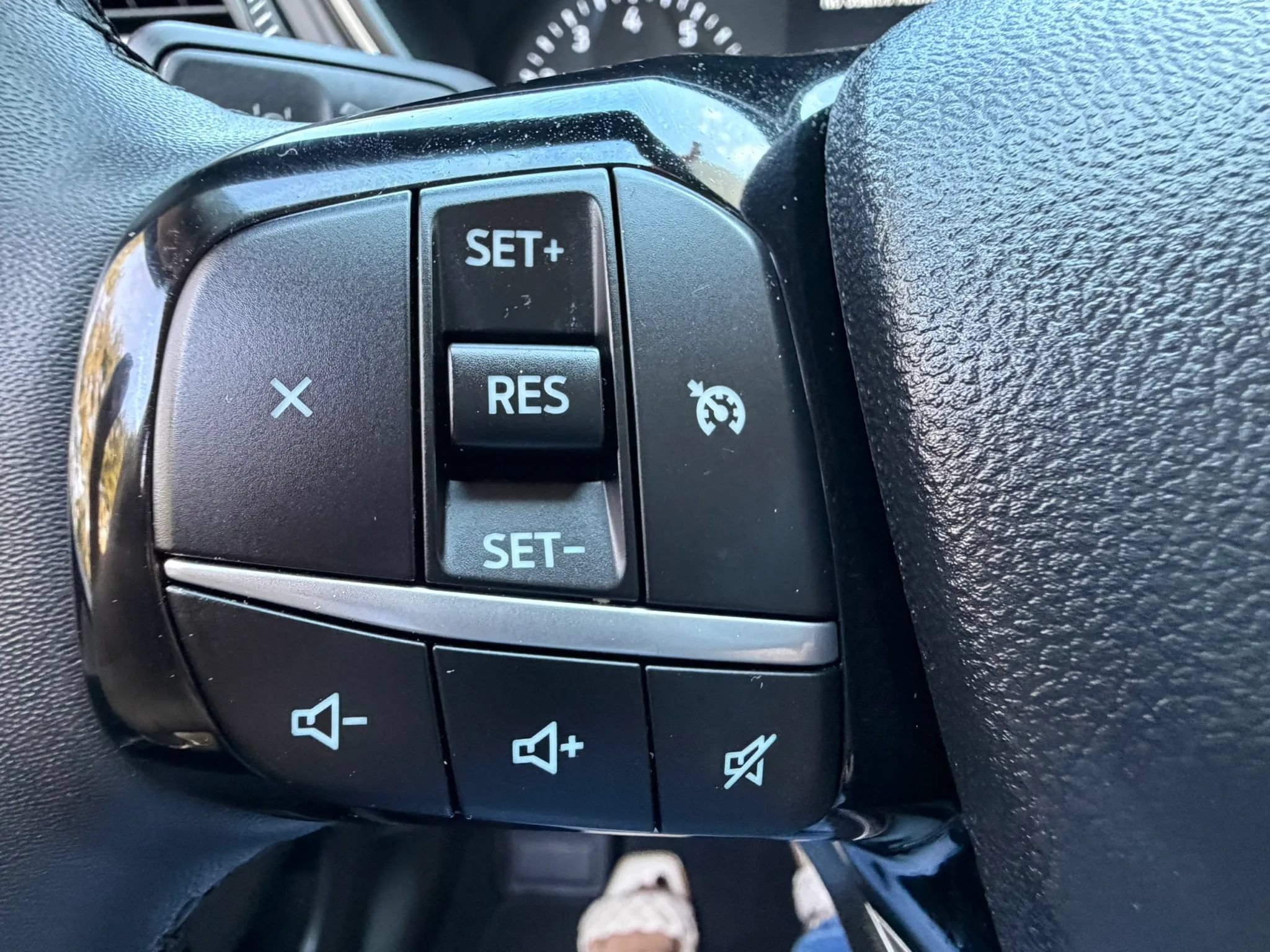 Used 2022 Ford Escape SE w/ Cold Weather Package FWD image 31