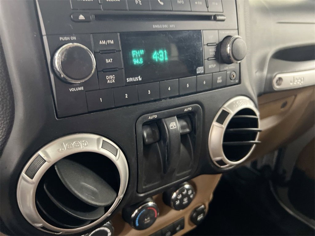 Used 2011 Jeep Wrangler Sahara image 13