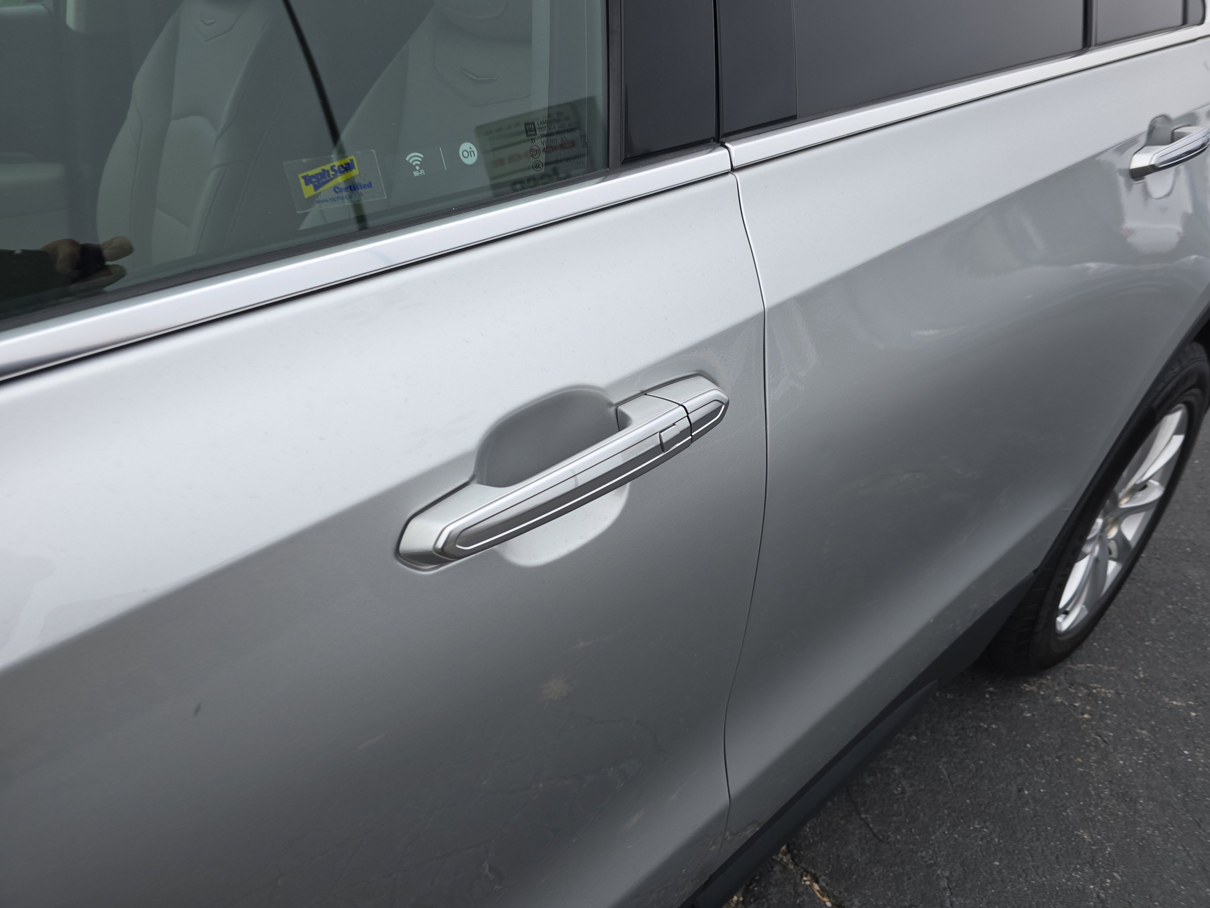 Used 2021 Cadillac XT4 Luxury w/ Cold Weather Package image 14