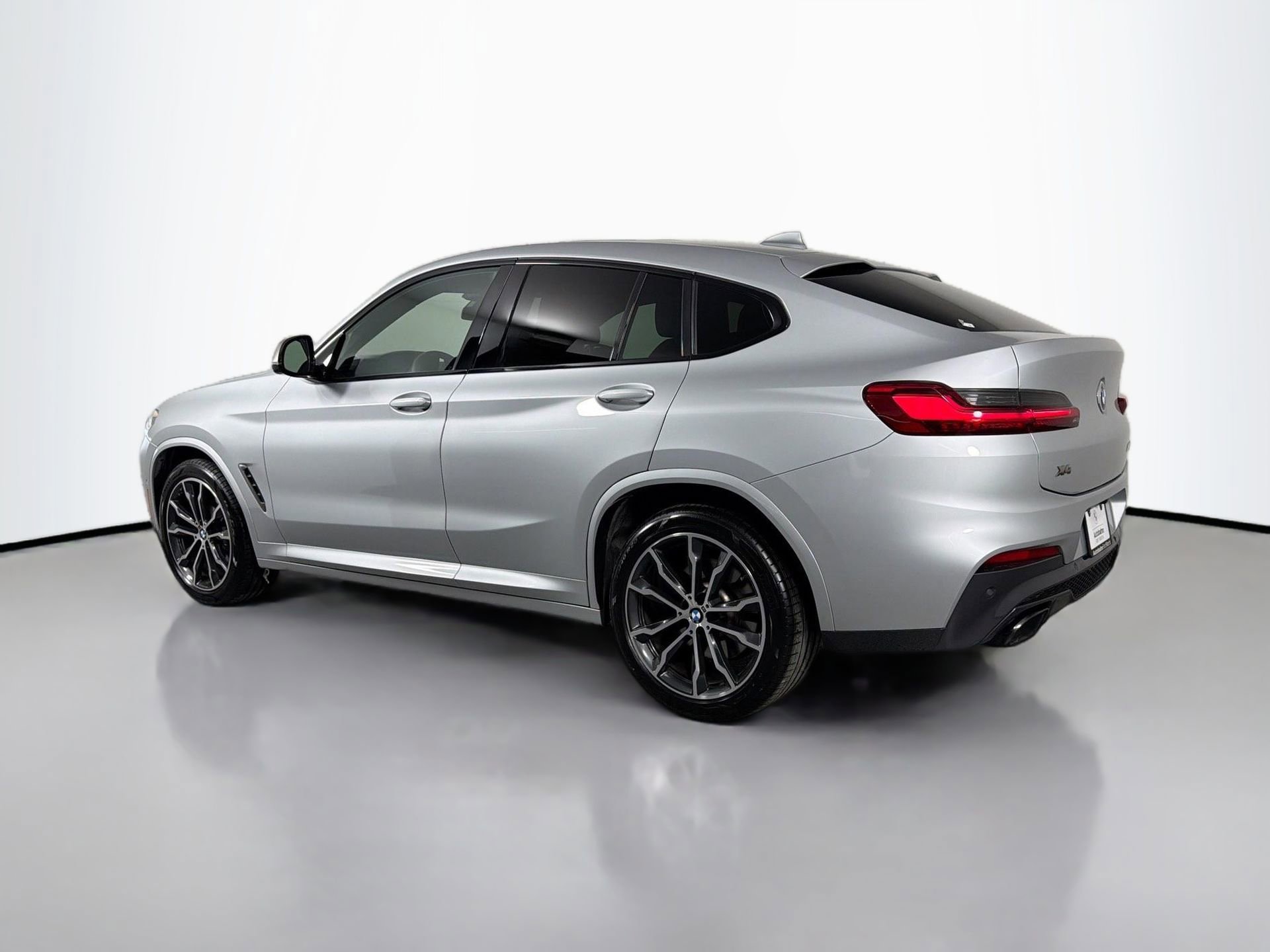 Used 2019 BMW X4 M40i w/ Driving Assistance Package image 8