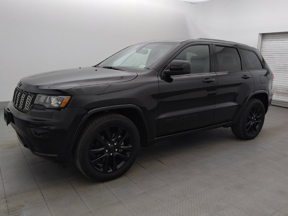 Used 2018 Jeep Grand Cherokee Altitude RWD image 2