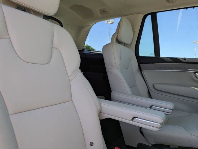 Used 2025 Volvo XC90 B6 Ultra w/ Lounge Package image 26