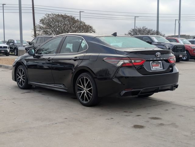 Used 2024 Toyota Camry SE image 8