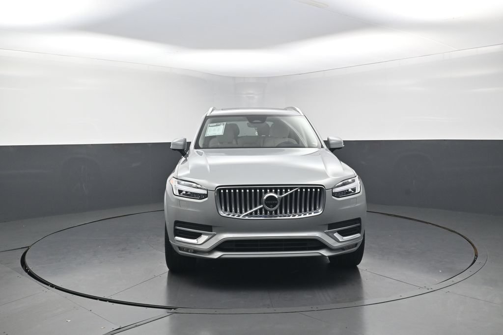 Used 2025 Volvo XC90 B5 Plus w/ Protection Package AWD/4WD image 40