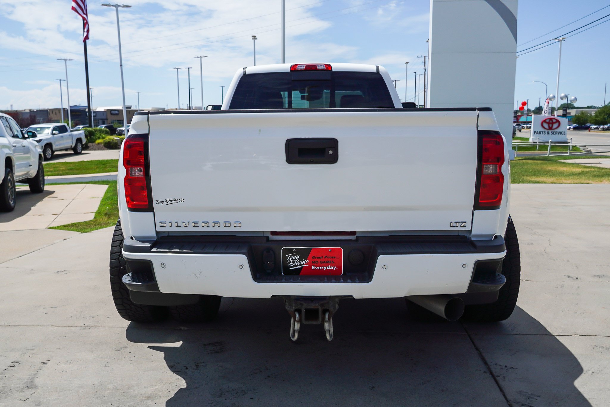 Used 2018 Chevrolet Silverado 3500 LTZ AWD/4WD image 7