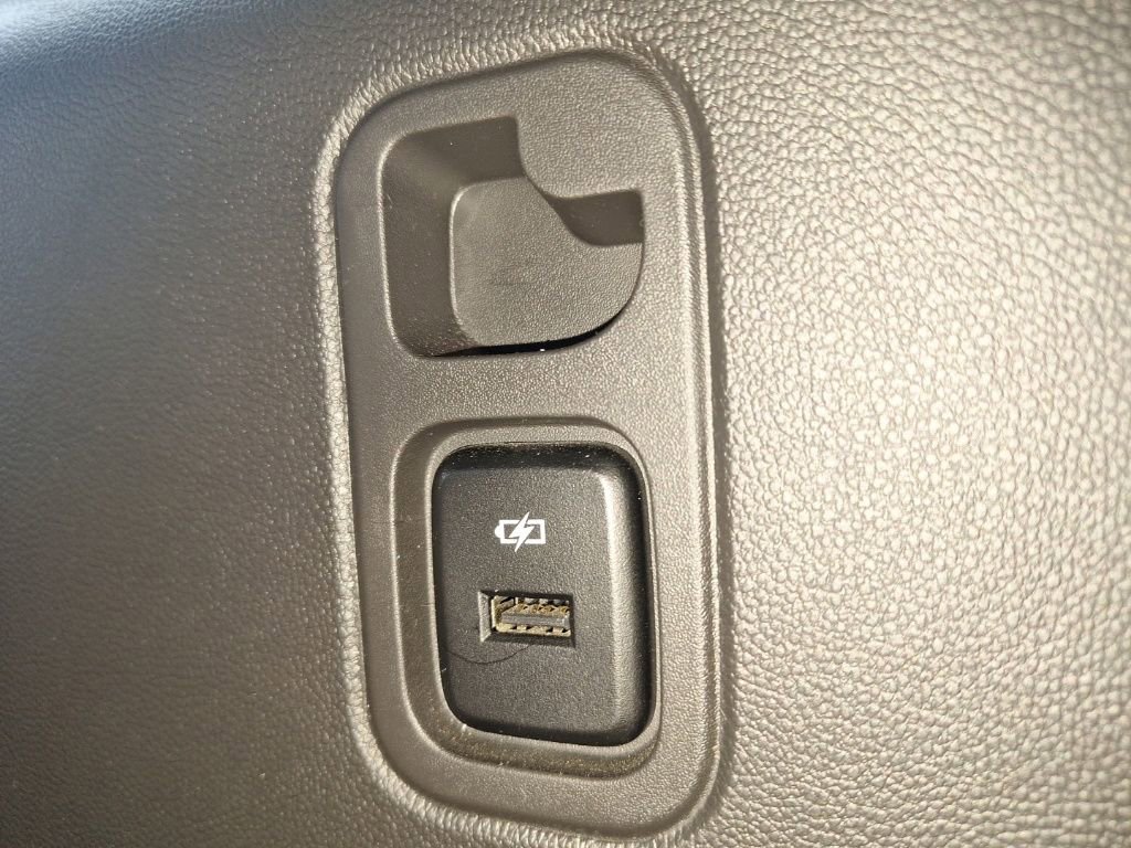 Used 2023 Chevrolet Traverse Premier image 22