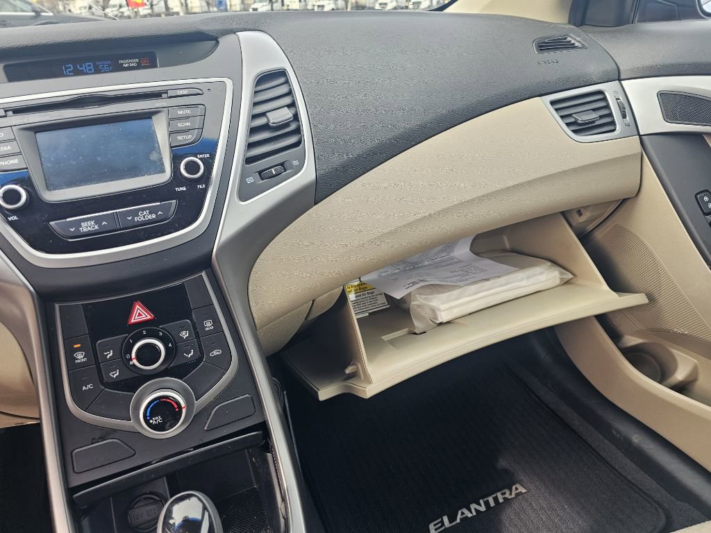 Used 2016 Hyundai Elantra SE w/ Option Group 02 image 33