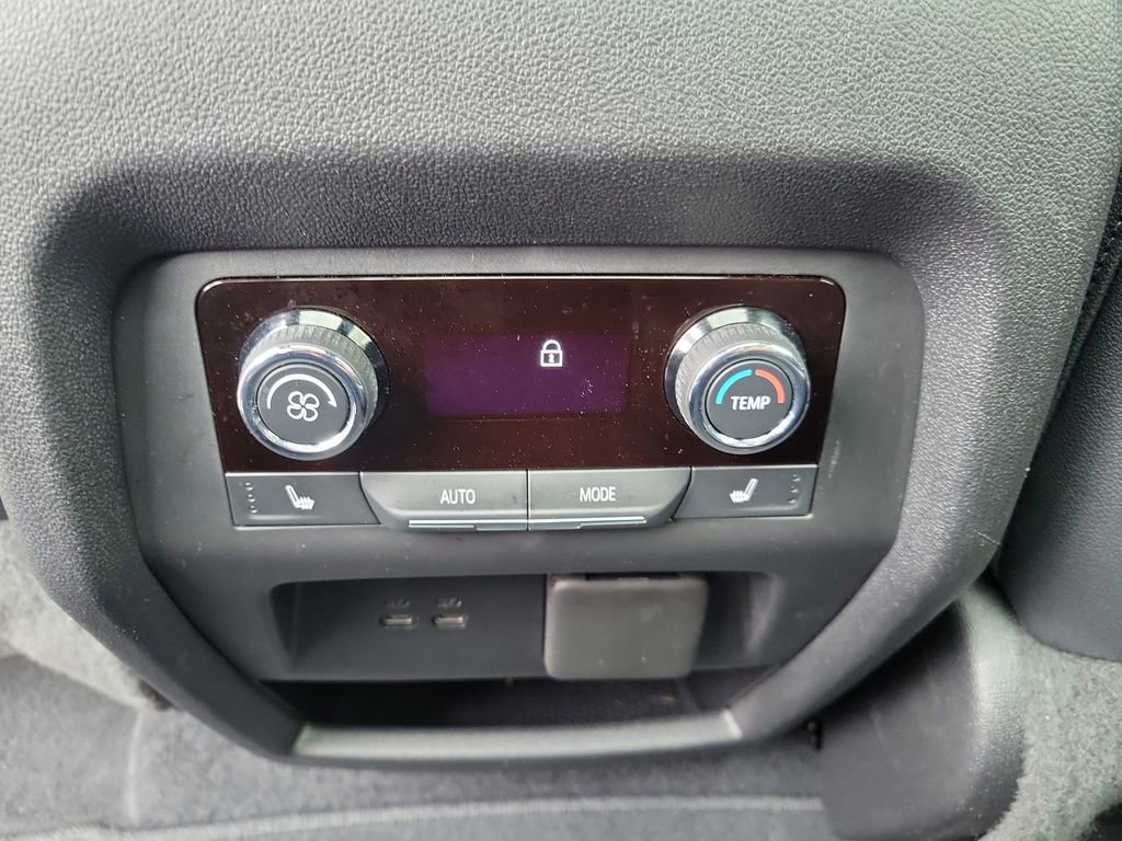 Used 2024 Chevrolet Traverse RS image 20