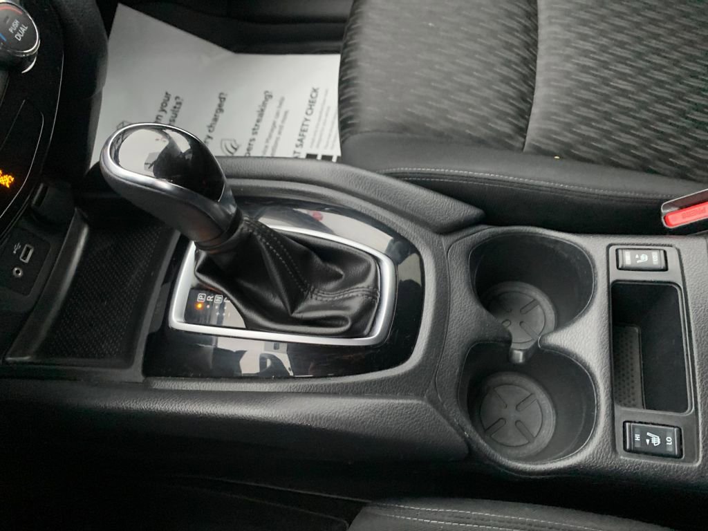 Used 2018 Nissan Rogue SV image 22