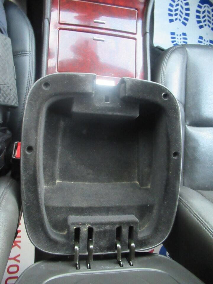 Used 2013 Cadillac Escalade ESV AWD w/ Livery Package image 25