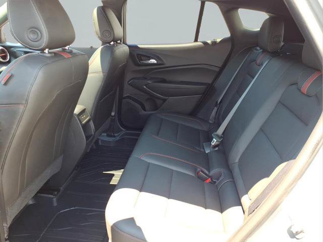 Used 2024 Chevrolet Trax RS w/ Sunroof Package FWD image 22