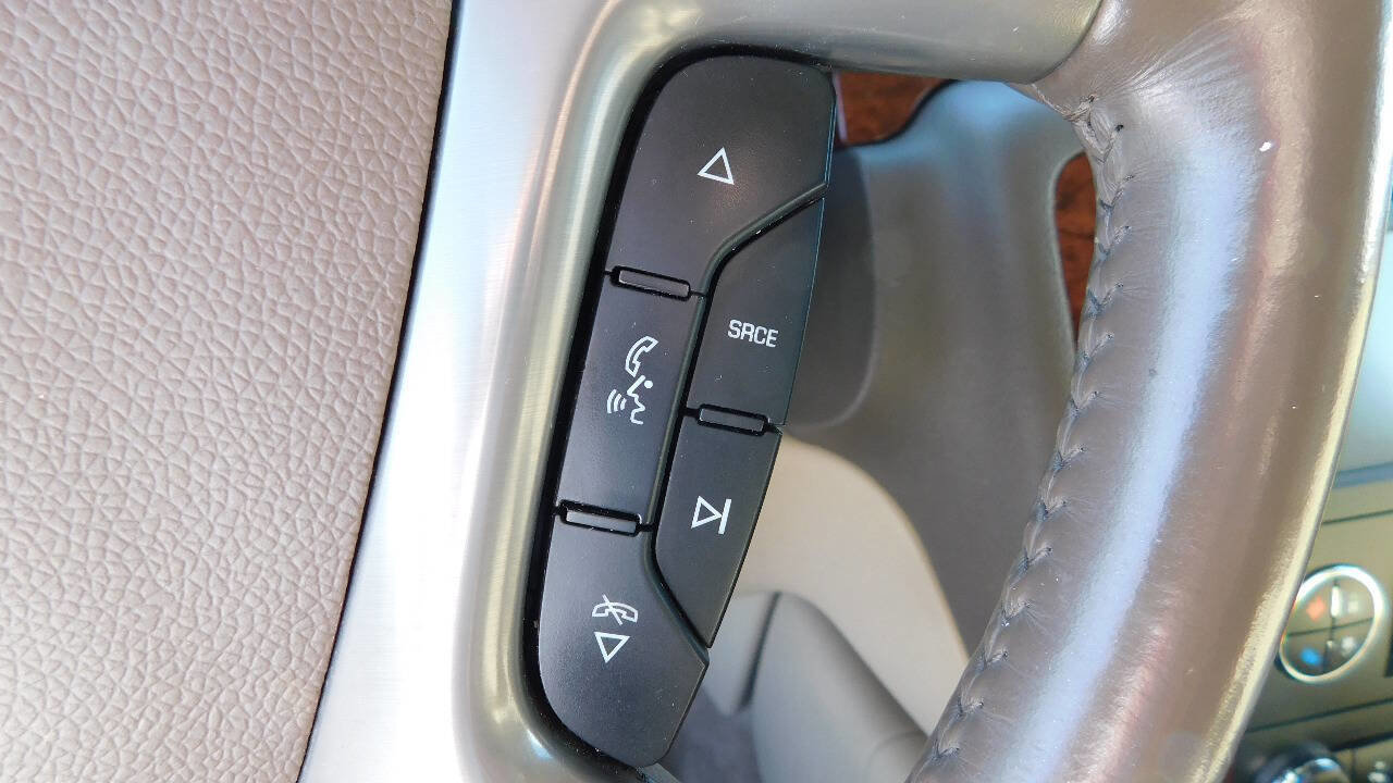 Used 2013 Chevrolet Suburban LTZ image 34