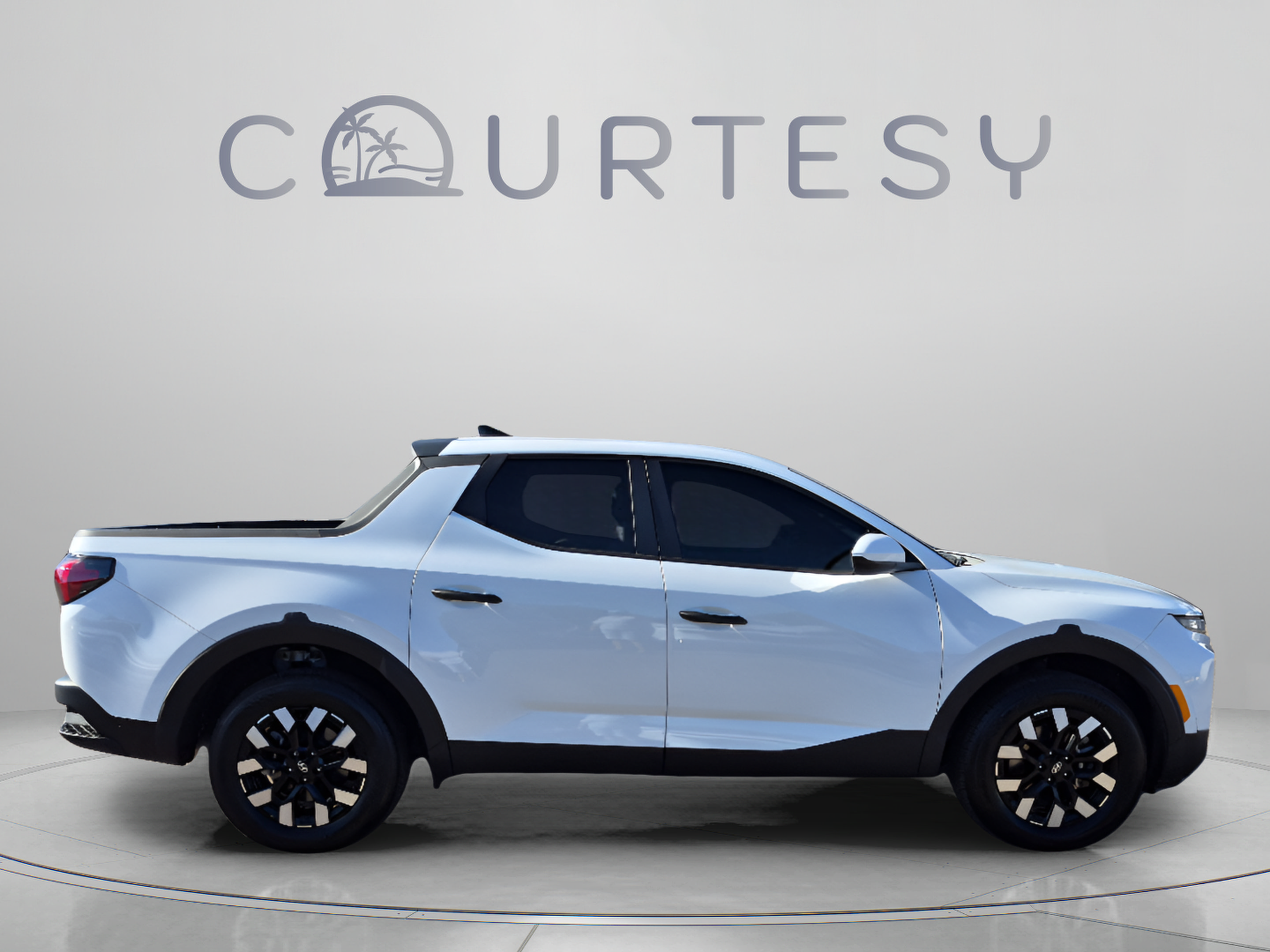 Used 2025 Hyundai Santa Cruz SE FWD image 6