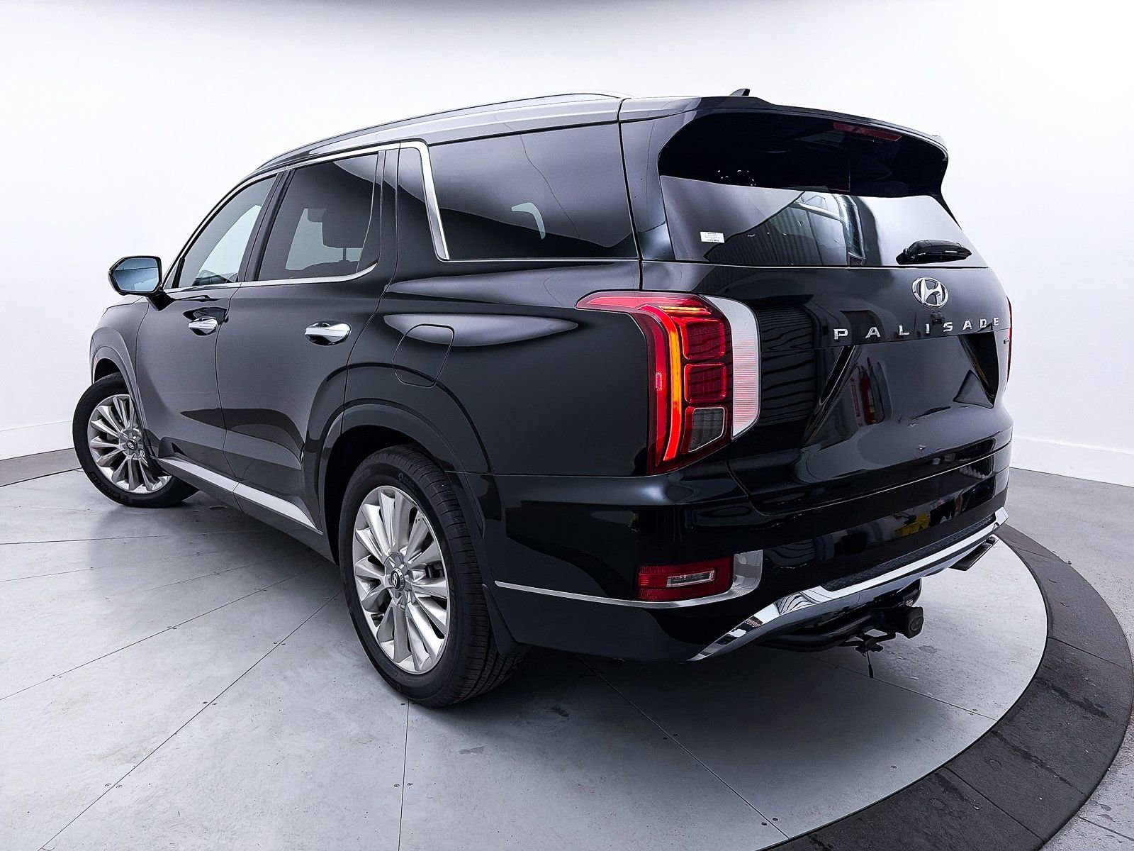 Used 2020 Hyundai Palisade Limited image 2