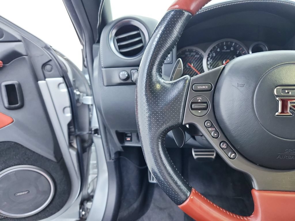 Used 2015 Nissan GT-R Premium AWD/4WD image 23