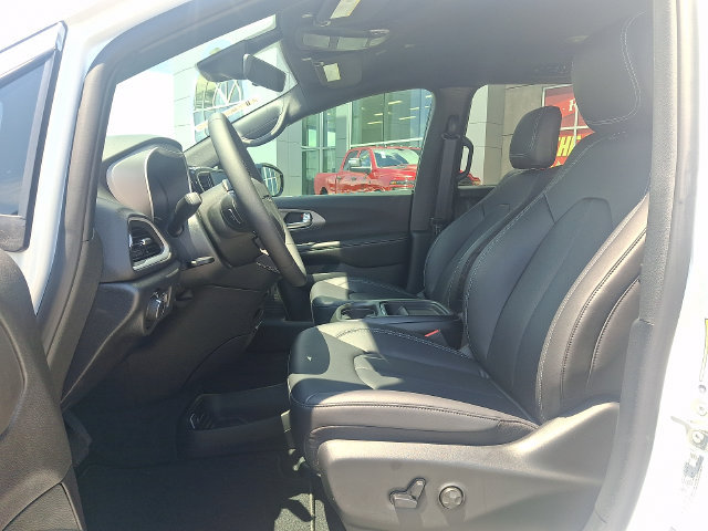 New 2027 Chrysler Pacifica LX FWD image 6