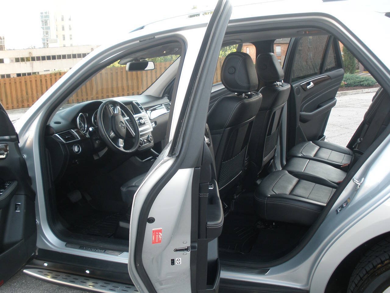 Used 2015 Mercedes-Benz ML 350 4MATIC image 24