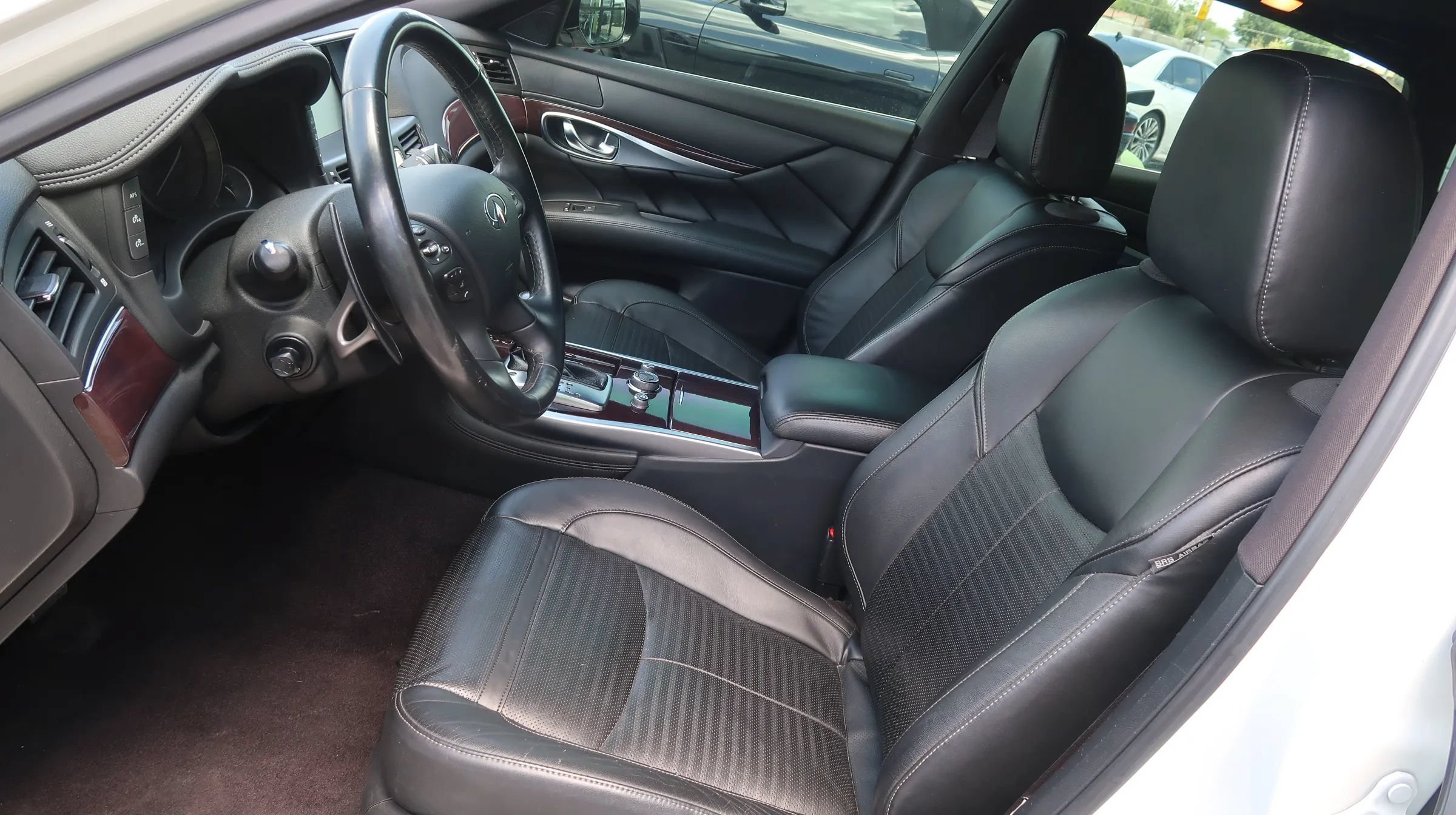 Used 2019 INFINITI Q70 Luxe w/ Sport Package RWD image 19