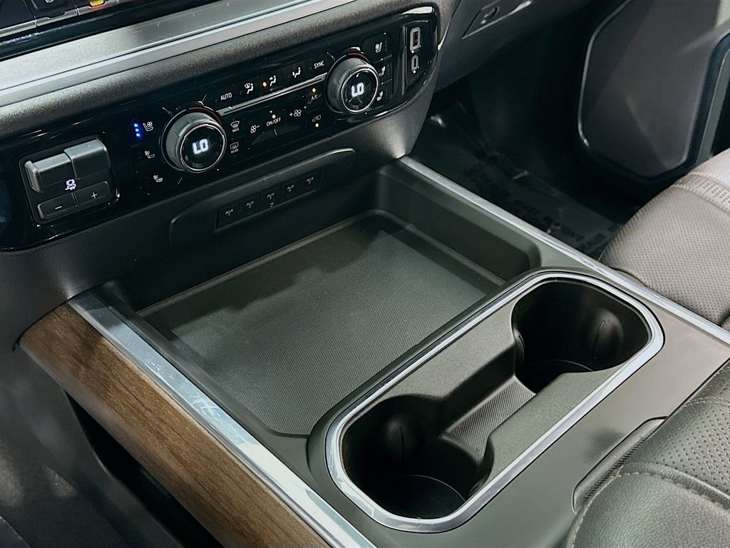 Used 2024 Chevrolet Silverado 3500 High Country w/ High Country Premium Package image 17