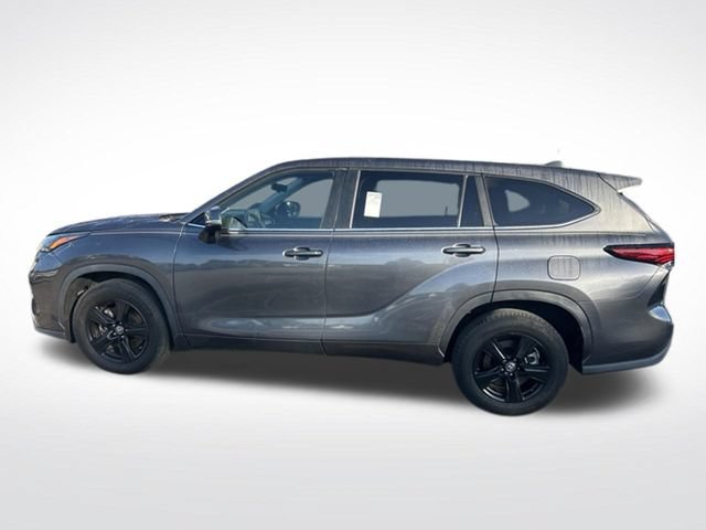 Used 2023 Toyota Highlander L FWD image 25