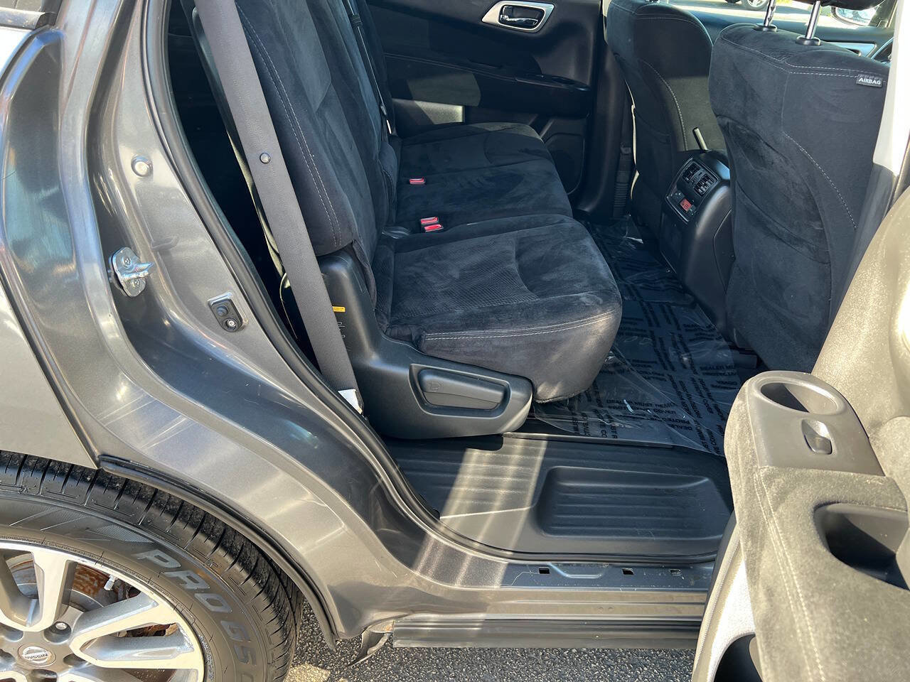 Used 2015 Nissan Pathfinder SV FWD image 27