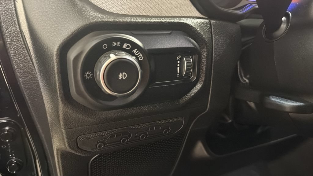 Used 2024 Jeep Wrangler Unlimited Sport AWD/4WD image 16