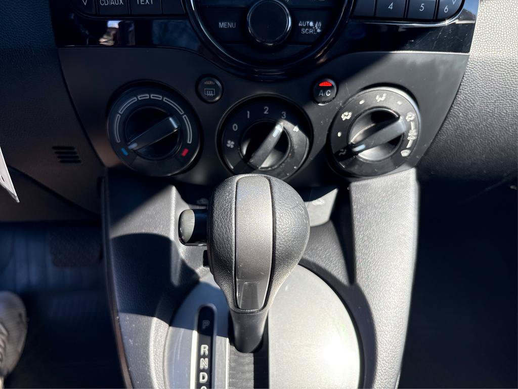 Used 2012 MAZDA MAZDA2 Sport FWD image 34