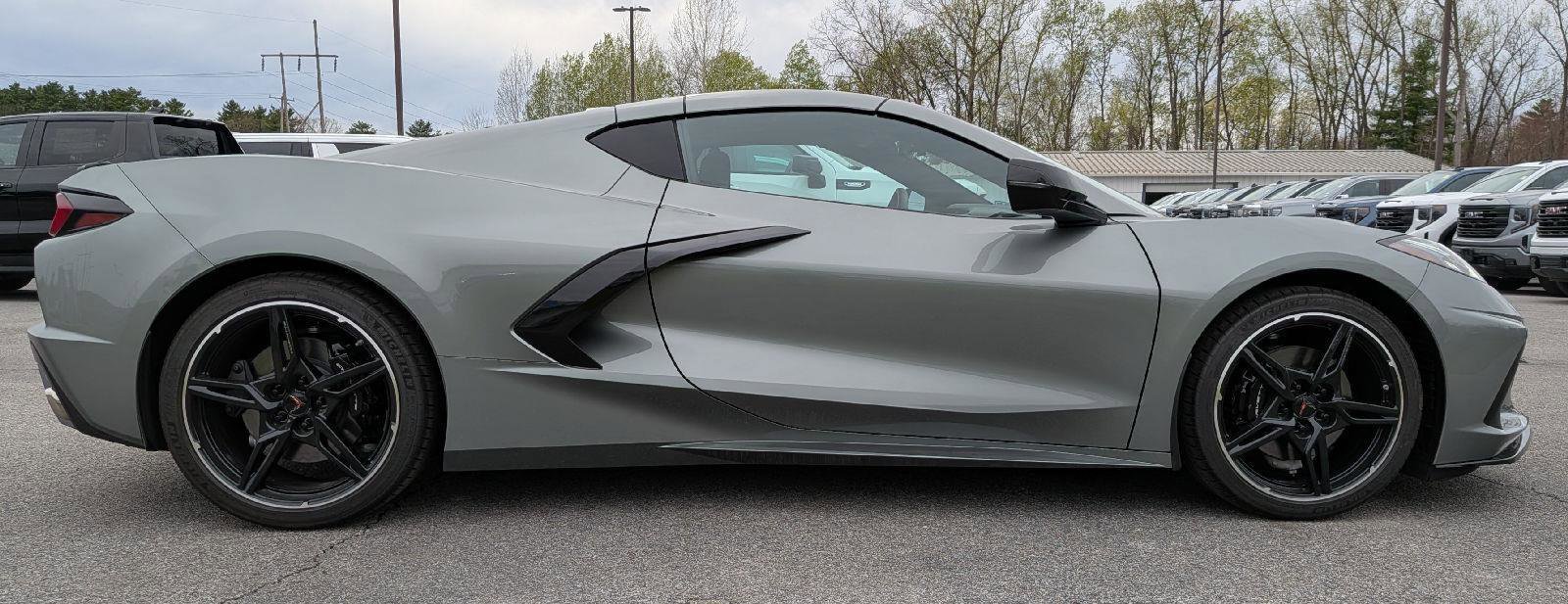 Used 2023 Chevrolet Corvette Stingray Coupe w/ 1LT RWD image 7