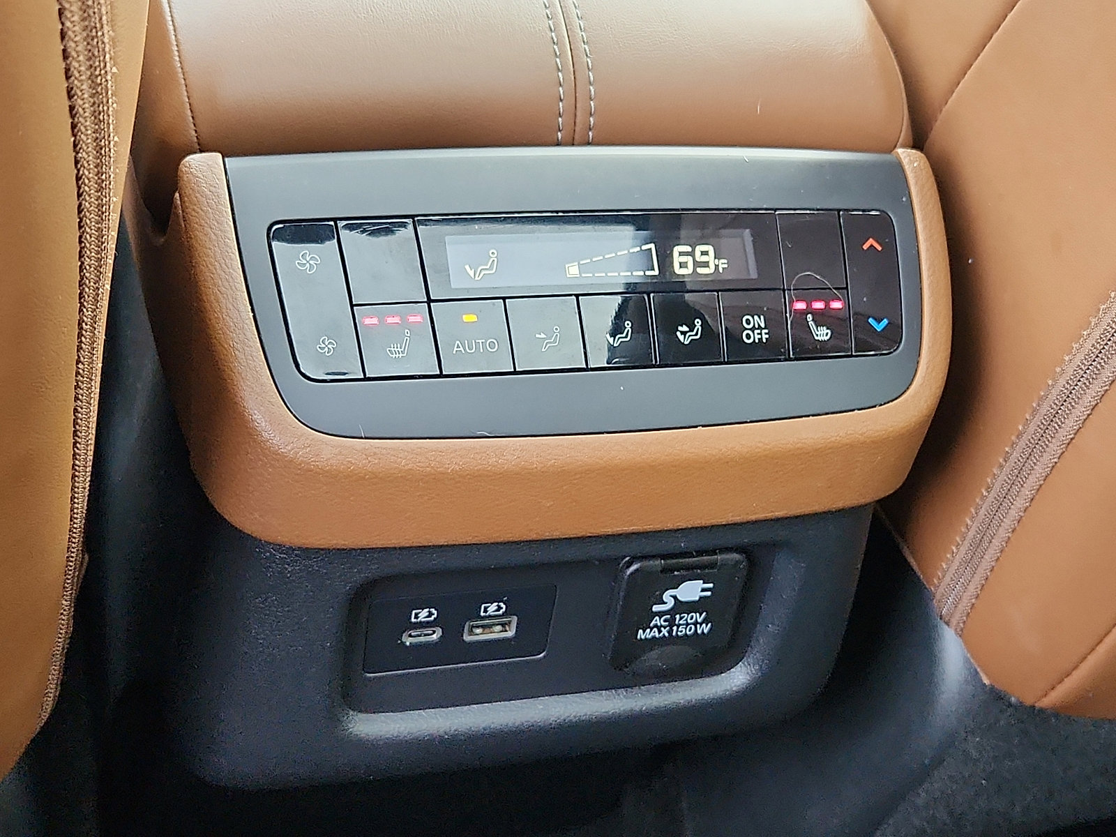 Used 2023 Nissan Pathfinder Platinum w/ Cargo Package image 13