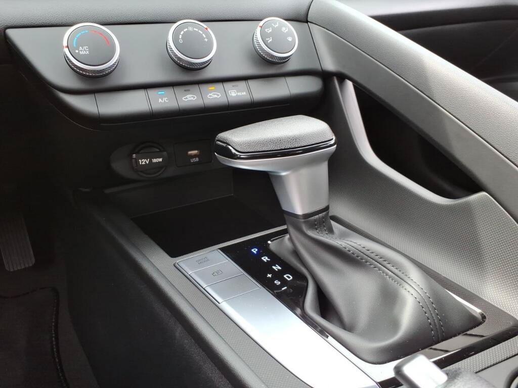 New 2026 Hyundai Elantra SE FWD image 9