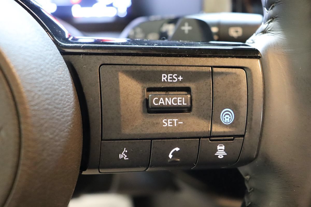 Used 2024 Nissan Pathfinder Platinum w/ Cargo Package AWD/4WD image 42