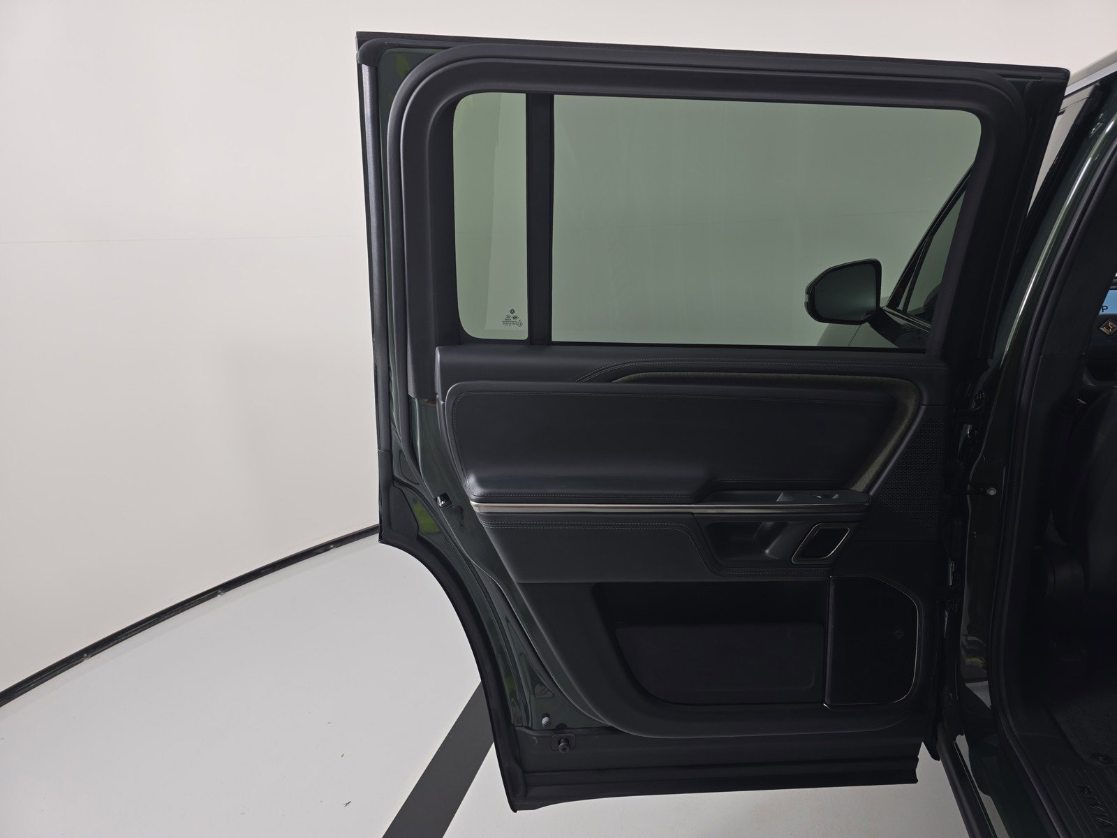 Used 2024 Rivian R1S Adventure image 17