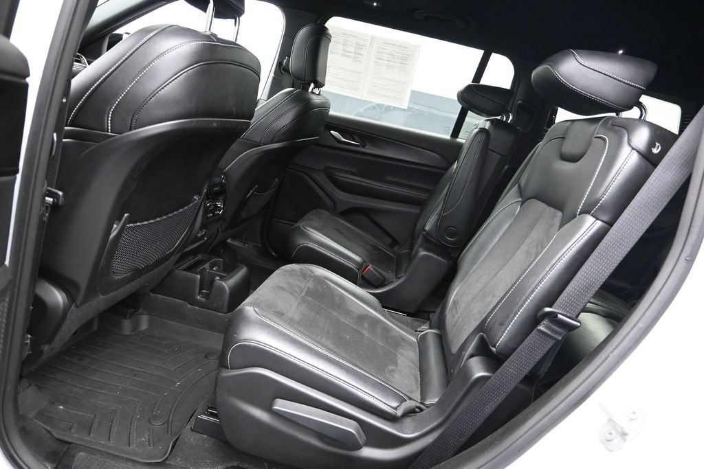Used 2023 Jeep Grand Cherokee L Laredo RWD image 13