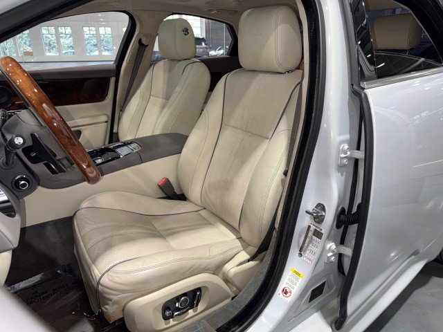Used 2016 Jaguar XJ R-Sport RWD image 48