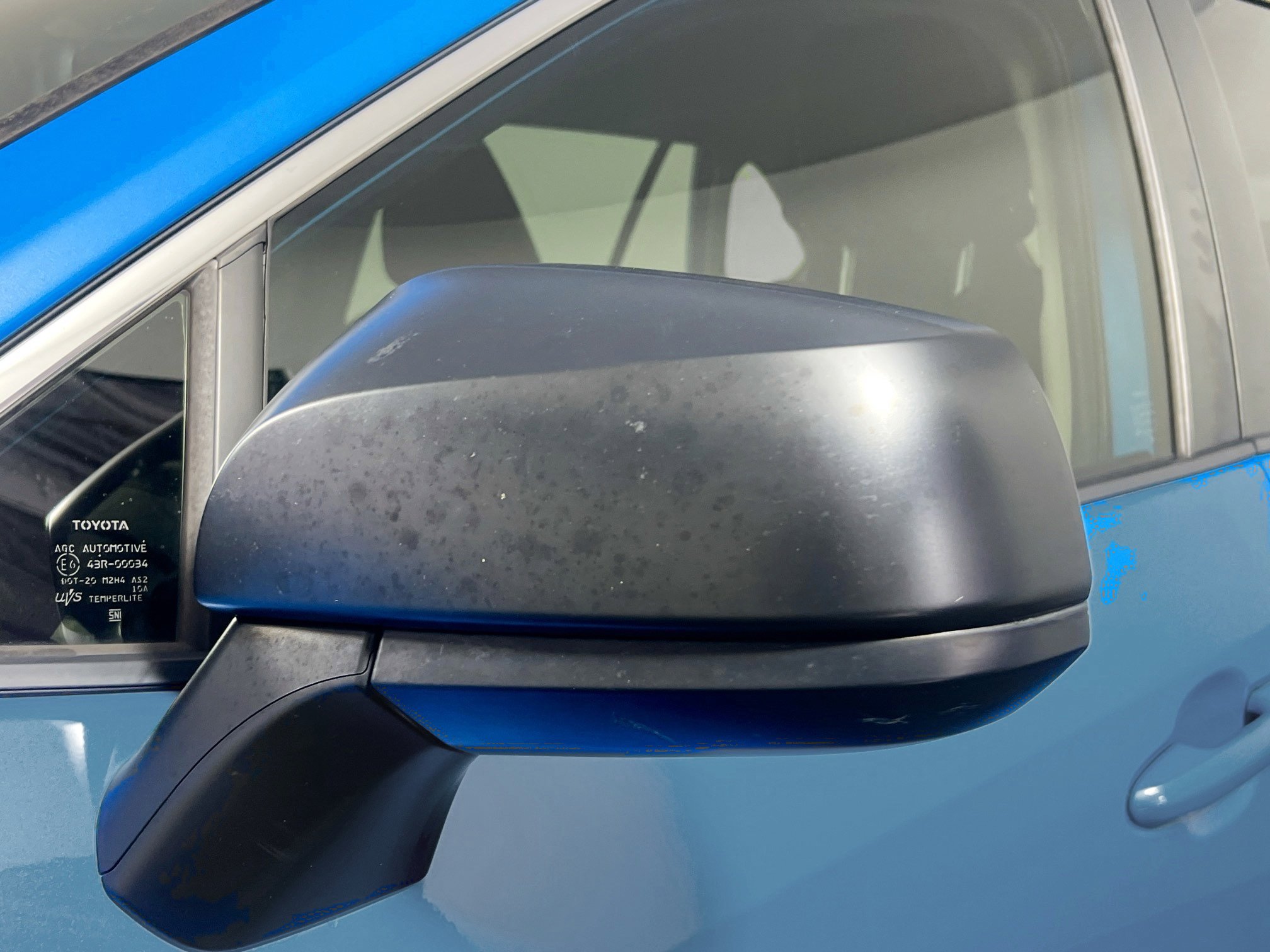 Used 2020 Toyota RAV4 LE image 12