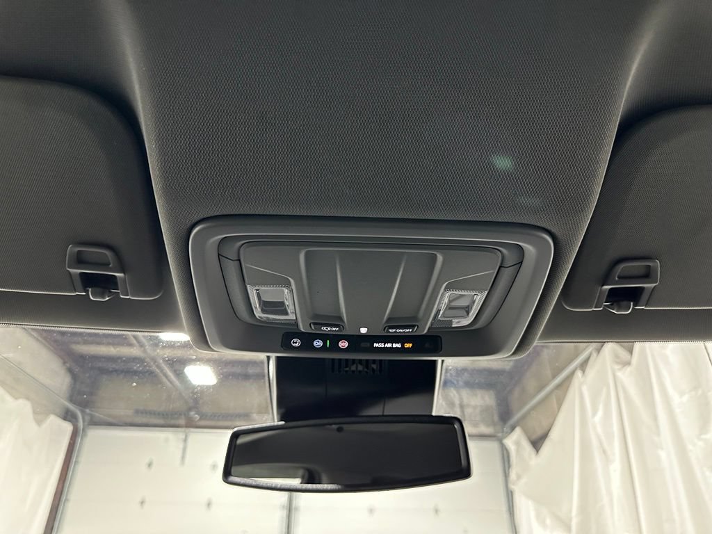 Used 2025 GMC Sierra 1500 SLT AWD/4WD image 39