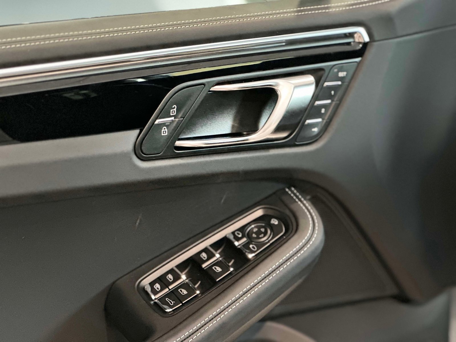 New 2026 Porsche Macan S image 19