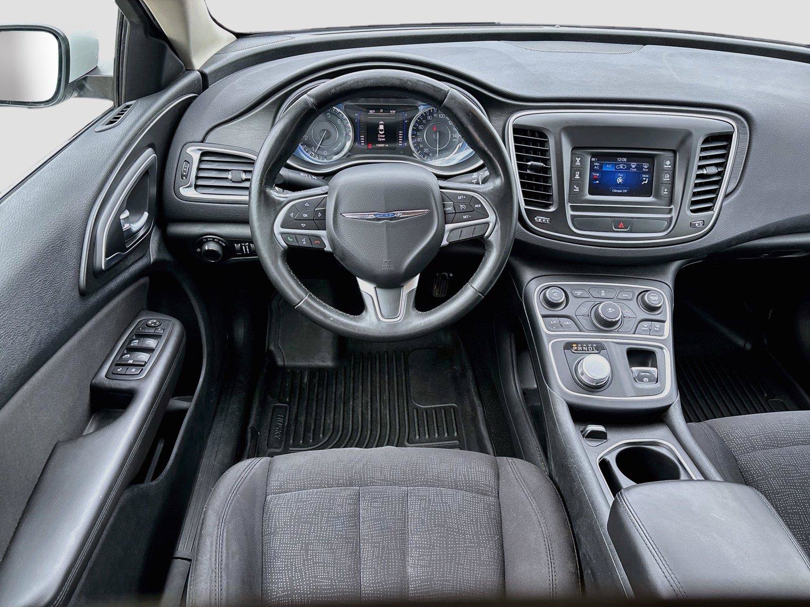 Used 2015 Chrysler 200 Limited w/ Convenience Group FWD image 2