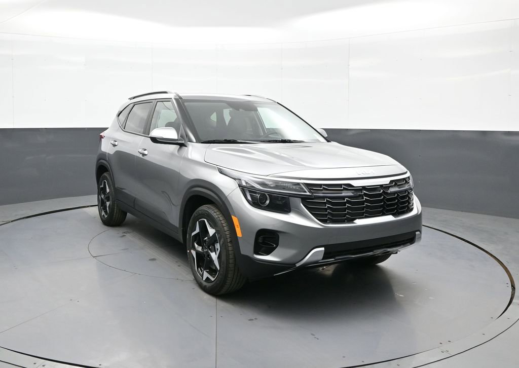 New 2025 Kia Seltos S image 3