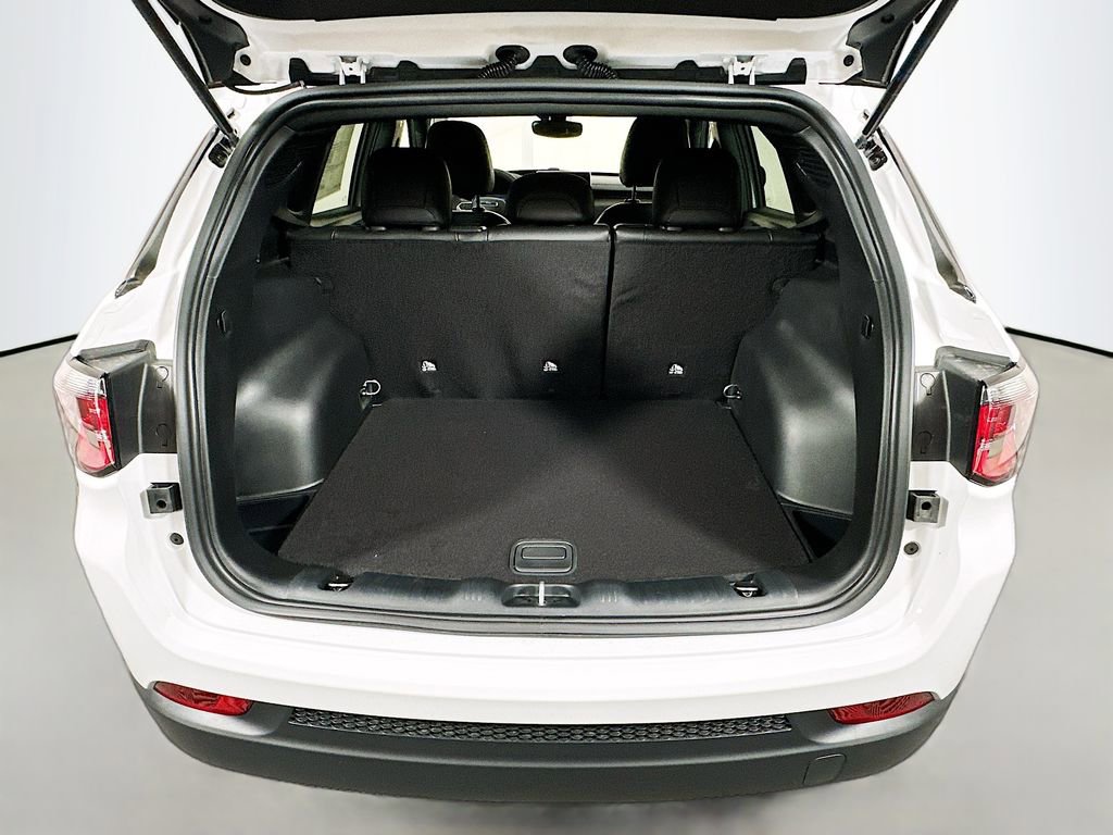 New 2026 Jeep Compass Latitude image 25