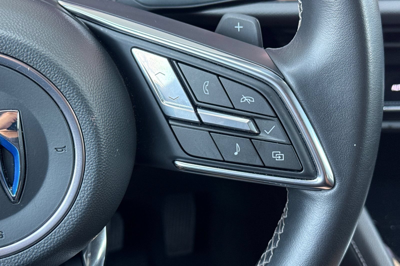 Used 2024 Buick Envision Preferred AWD/4WD image 37