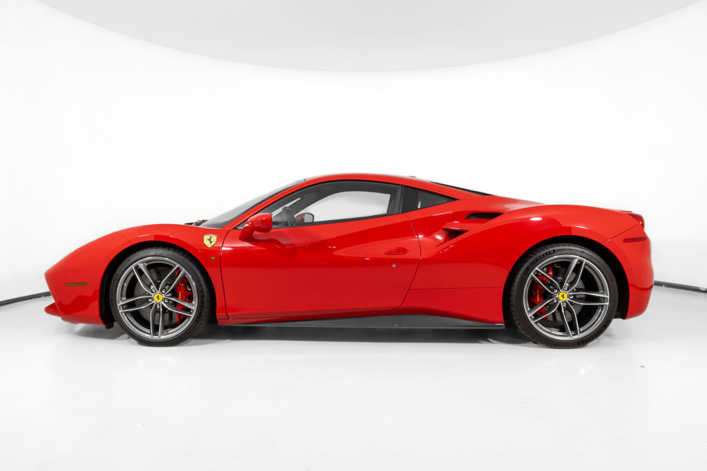 Certified 2018 Ferrari 488 GTB RWD image 5